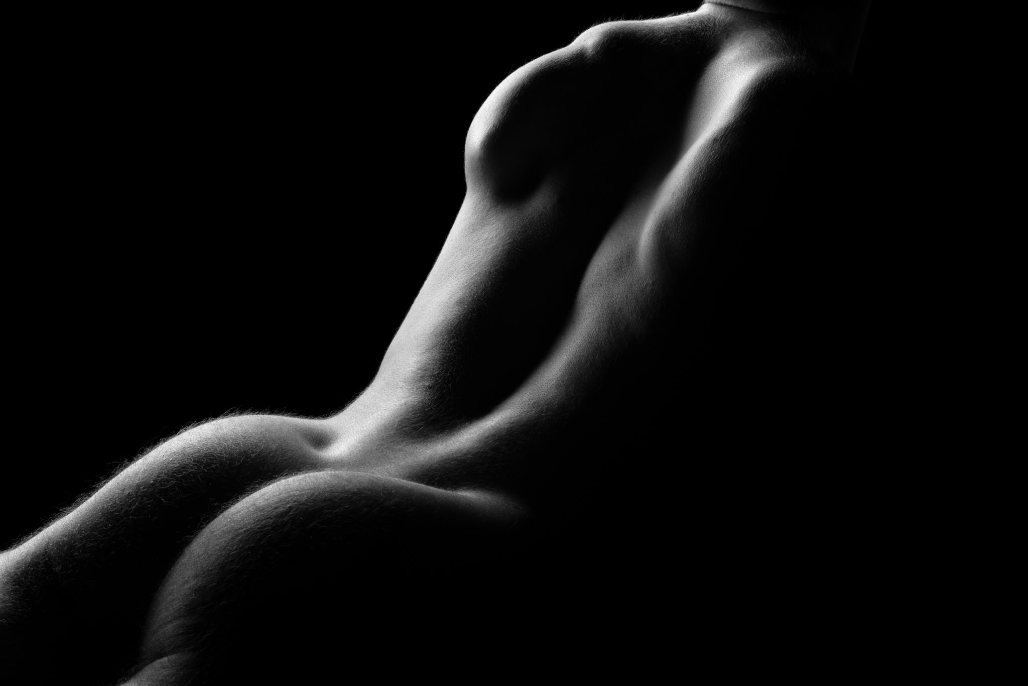 Peso Pieno black and white body wall art